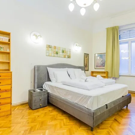 Apartamento Friend Of Deak Ferenc Budapeste